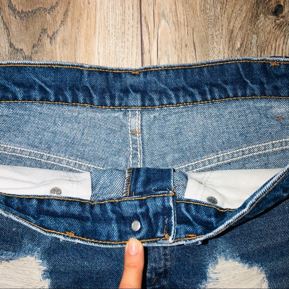 Vintage Levi’s High Rise Distressed Denim Shorts - Picture 5 of 13